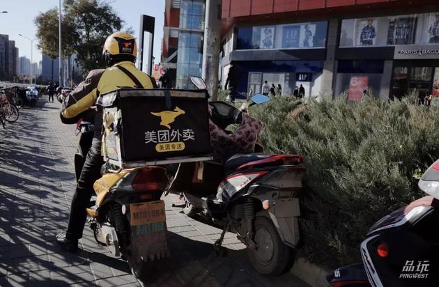 那些本科毕业当了外卖骑手的年轻人