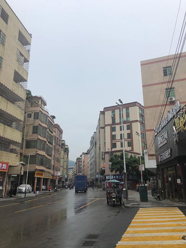 广州“电商村”转型“直播村”：做互联网+地摊